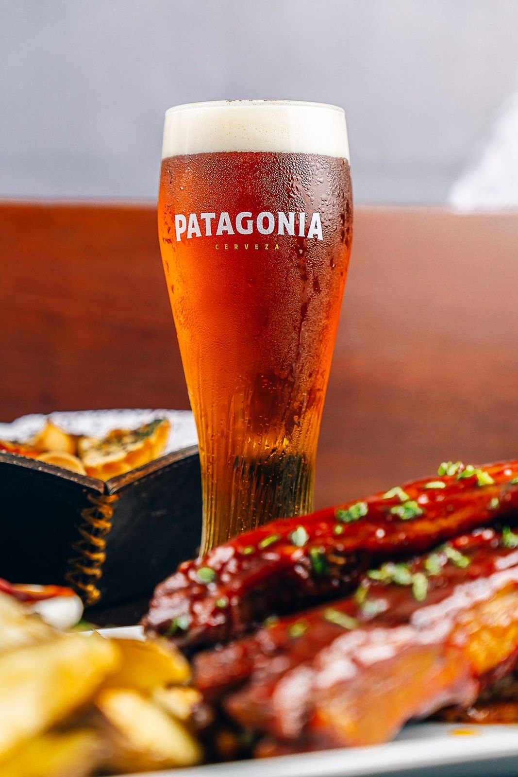 Costillas con cerveza tirada
