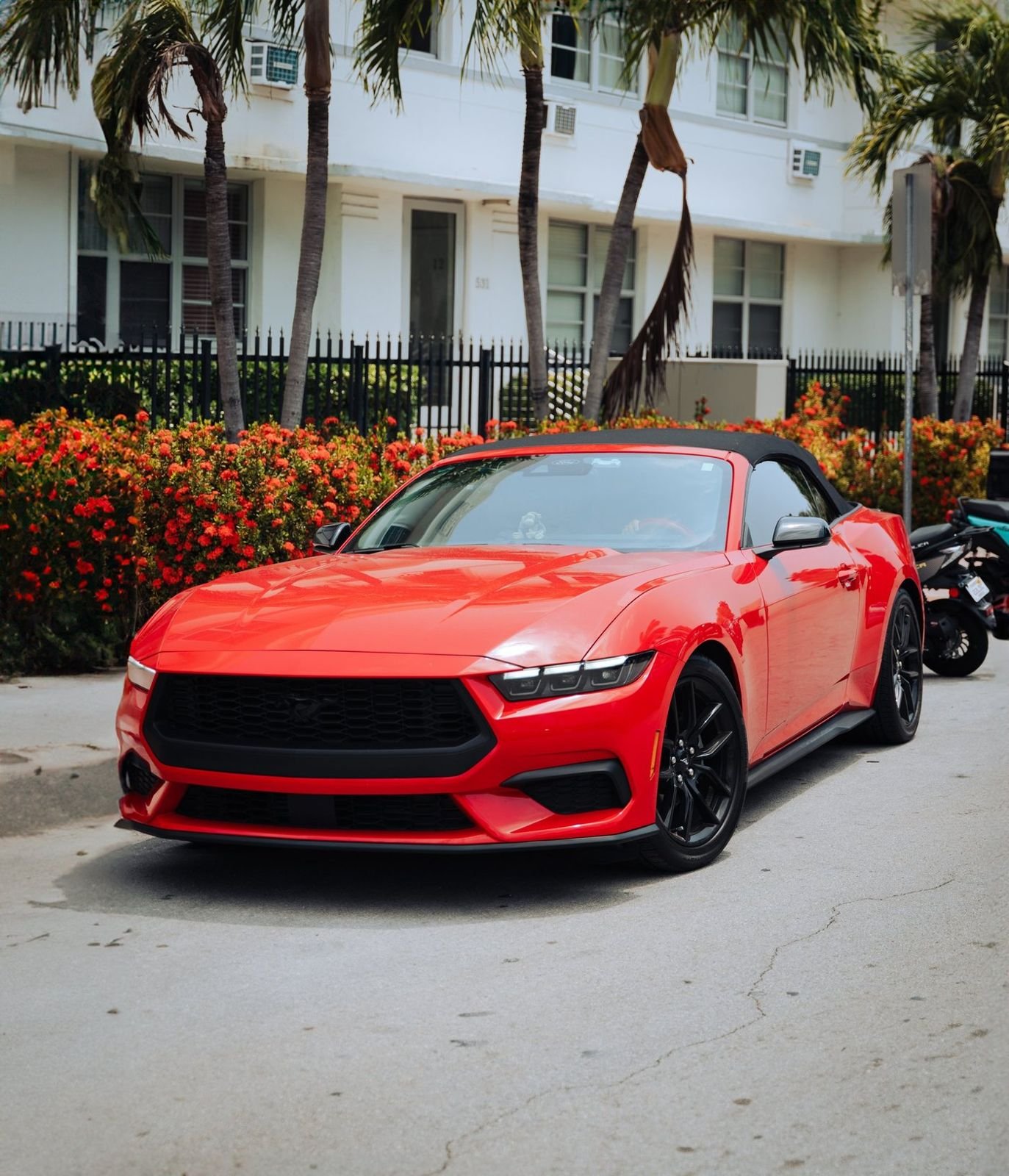 Mustang rojo en Miami Beach