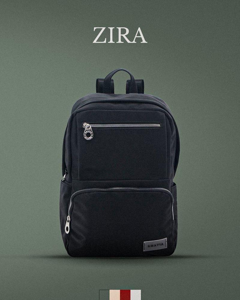Carrusel de Zira con mochila negra